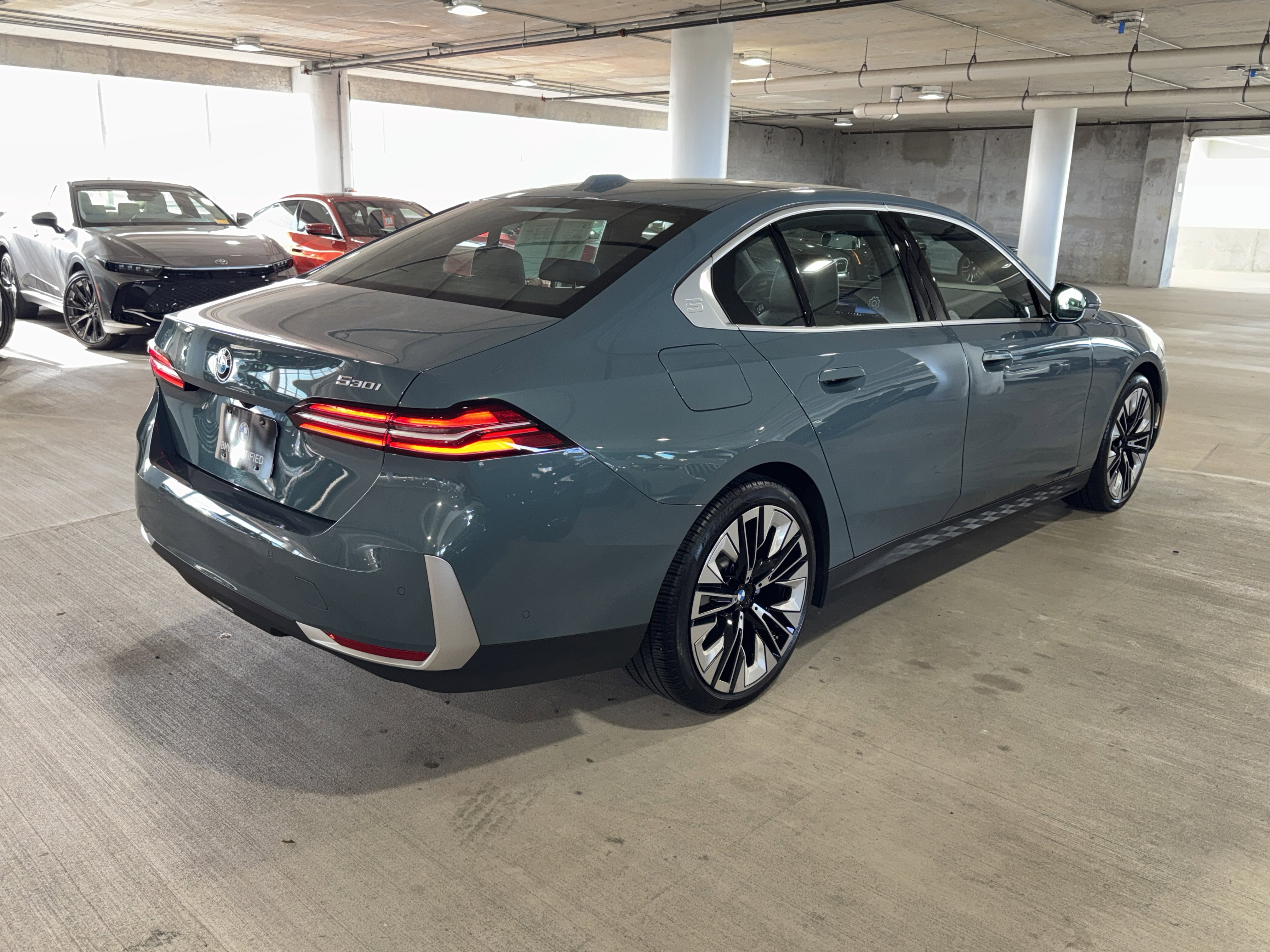 Certified 2025 BMW 530i image 8