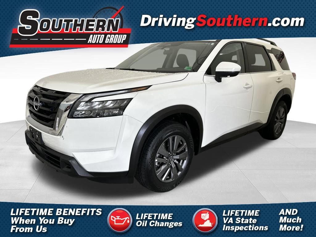 Used 2025 Nissan Pathfinder SV image 1