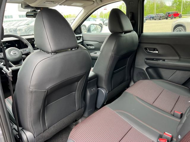 New 2026 Nissan Kicks SR w/ Cold Weather Package AWD/4WD image 32