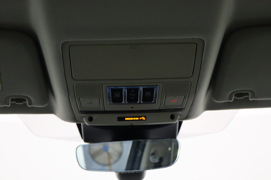 Used 2018 Land Rover Discovery SE AWD/4WD image 24
