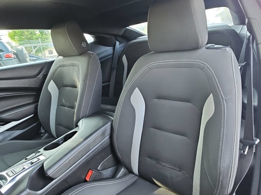 Used 2020 Chevrolet Camaro LT RWD image 19