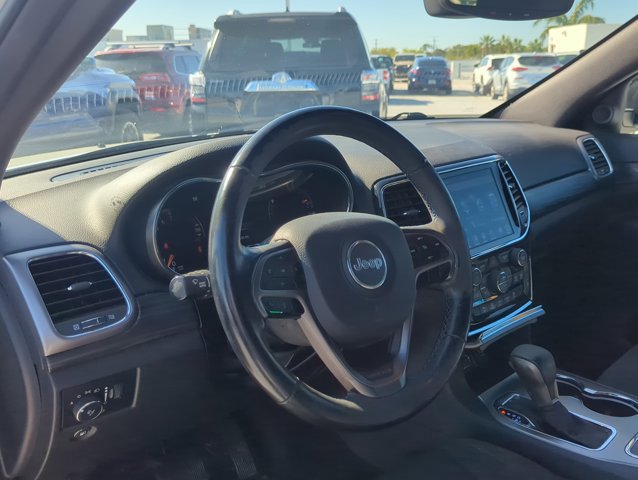 Used 2019 Jeep Grand Cherokee Laredo image 10