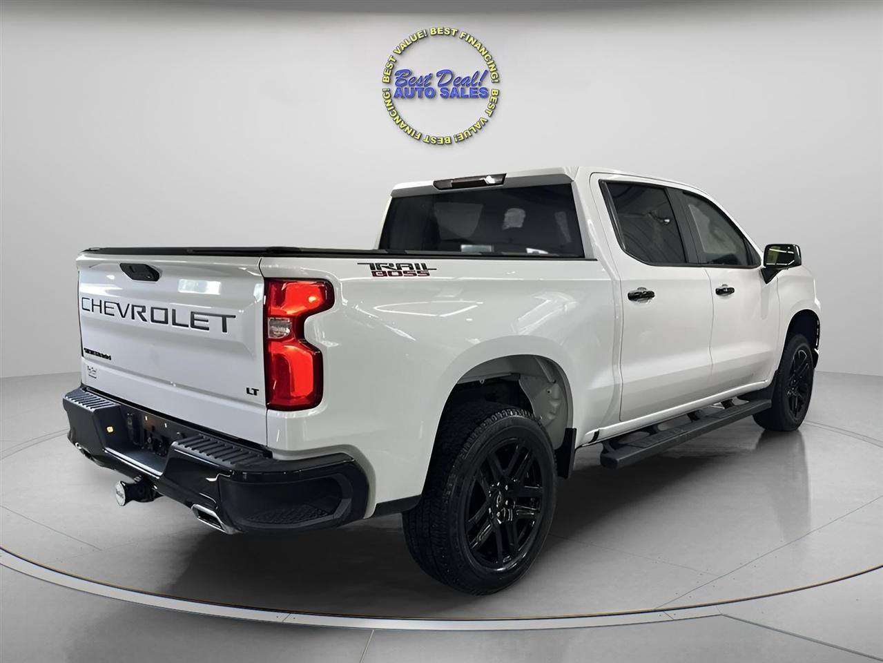 Used 2021 Chevrolet Silverado 1500 LT Trail Boss w/ LPO, Dark Essentials Package AWD/4WD image 6