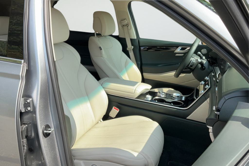 Used 2025 Genesis GV80 2.5T Standard AWD/4WD image 20