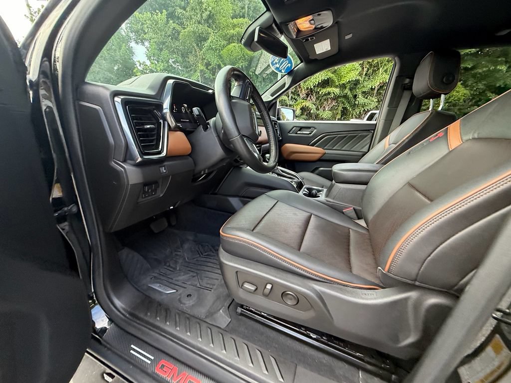 Used 2023 GMC Canyon AT4 w/ AT4 Premium Package AWD/4WD image 10