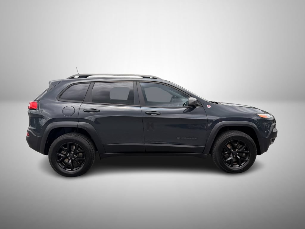 Used 2017 Jeep Cherokee Trailhawk w/ Comfort/Convenience Group AWD/4WD image 5