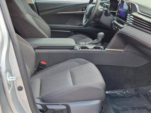 Used 2025 Toyota Camry LE FWD image 19
