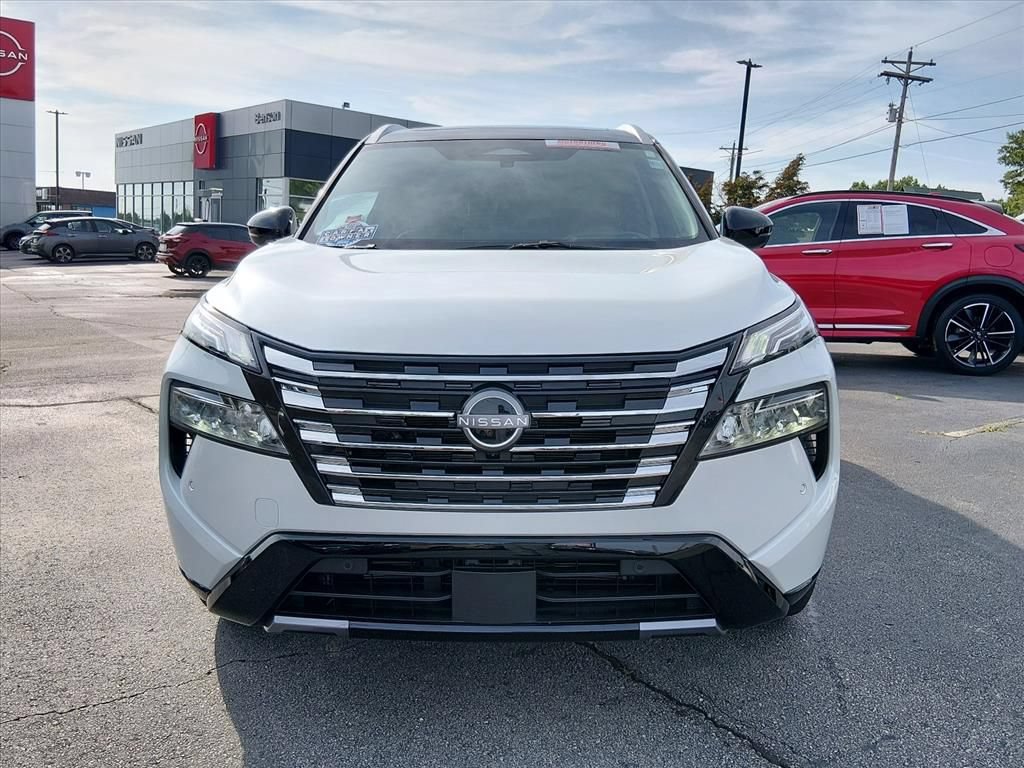 Certified 2025 Nissan Rogue Platinum w/ Tech Package FWD image 8