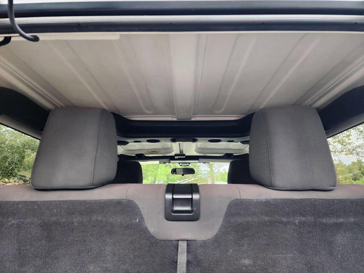 Used 2011 Jeep Wrangler Sahara w/ Dual Top Group image 38