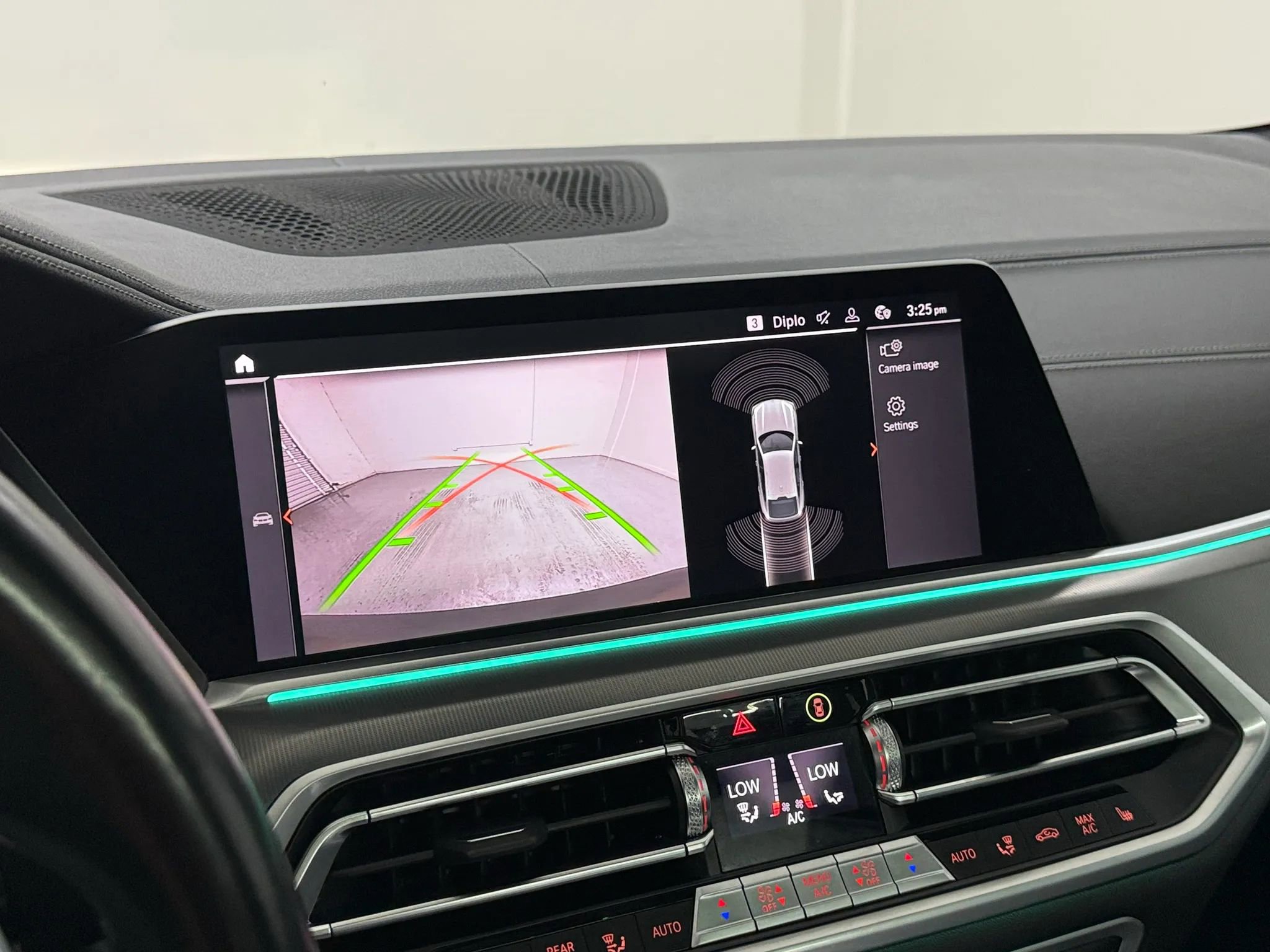 Used 2023 BMW X6 xDrive40i w/ M Sport Package image 23