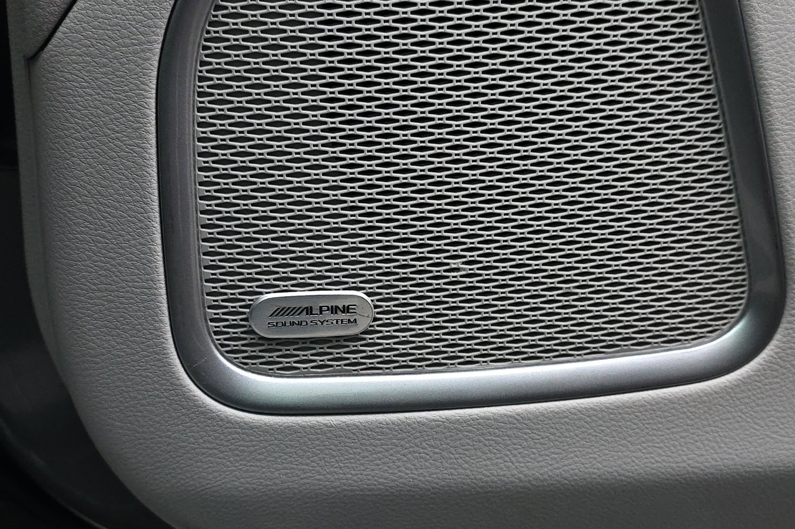 Used 2022 Jeep Compass Limited w/ Elite Group image 24