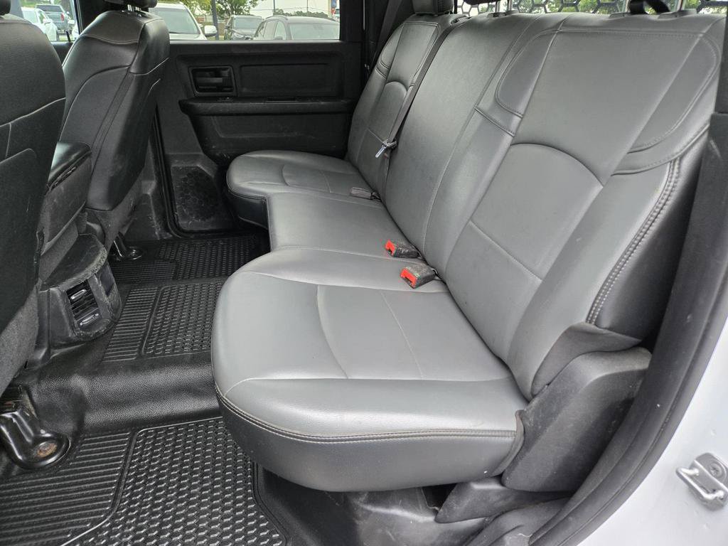 Used 2021 RAM 5500 Tradesman w/ Chrome Appearance Group AWD/4WD image 16