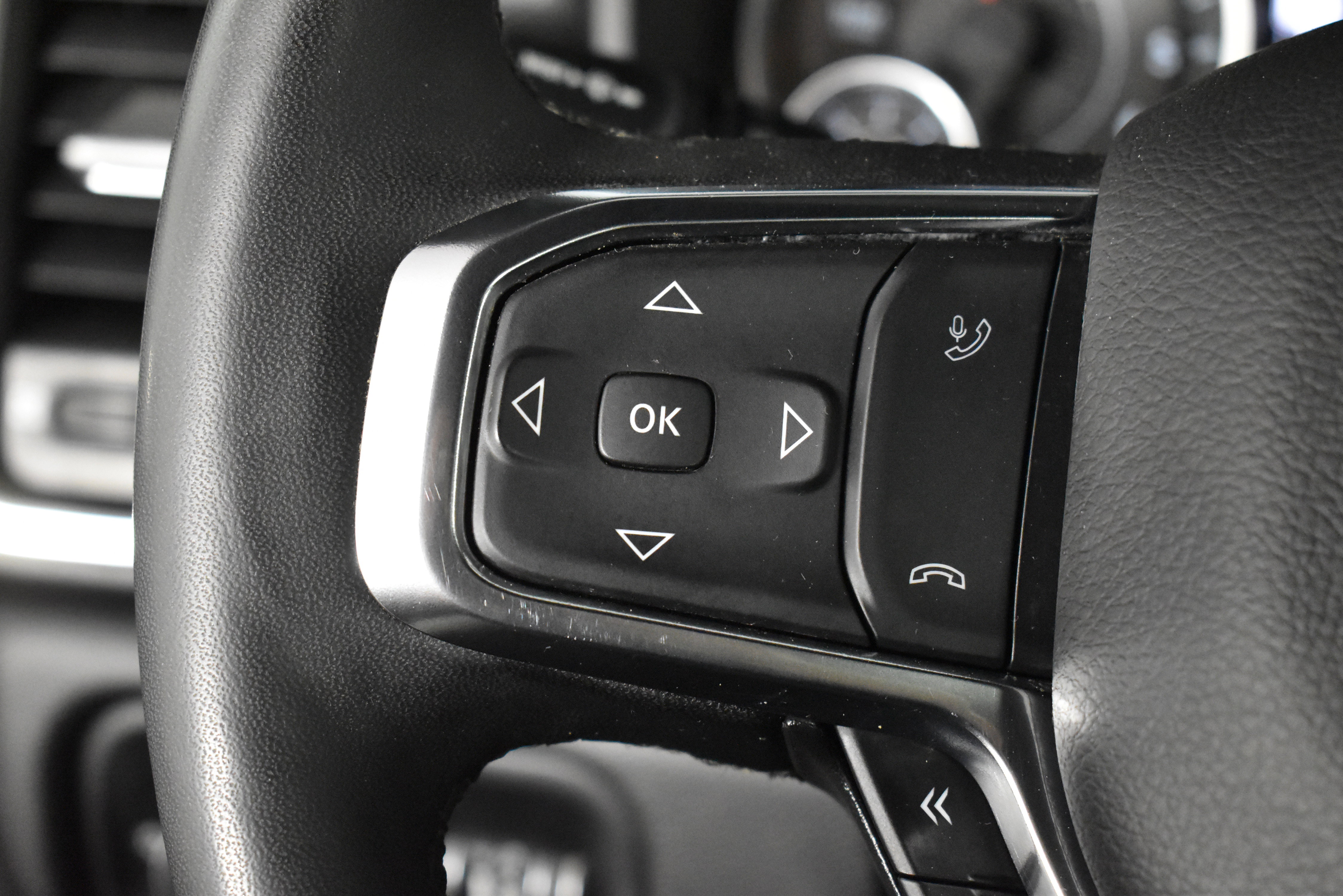 Used 2025 RAM 1500 Laramie image 21