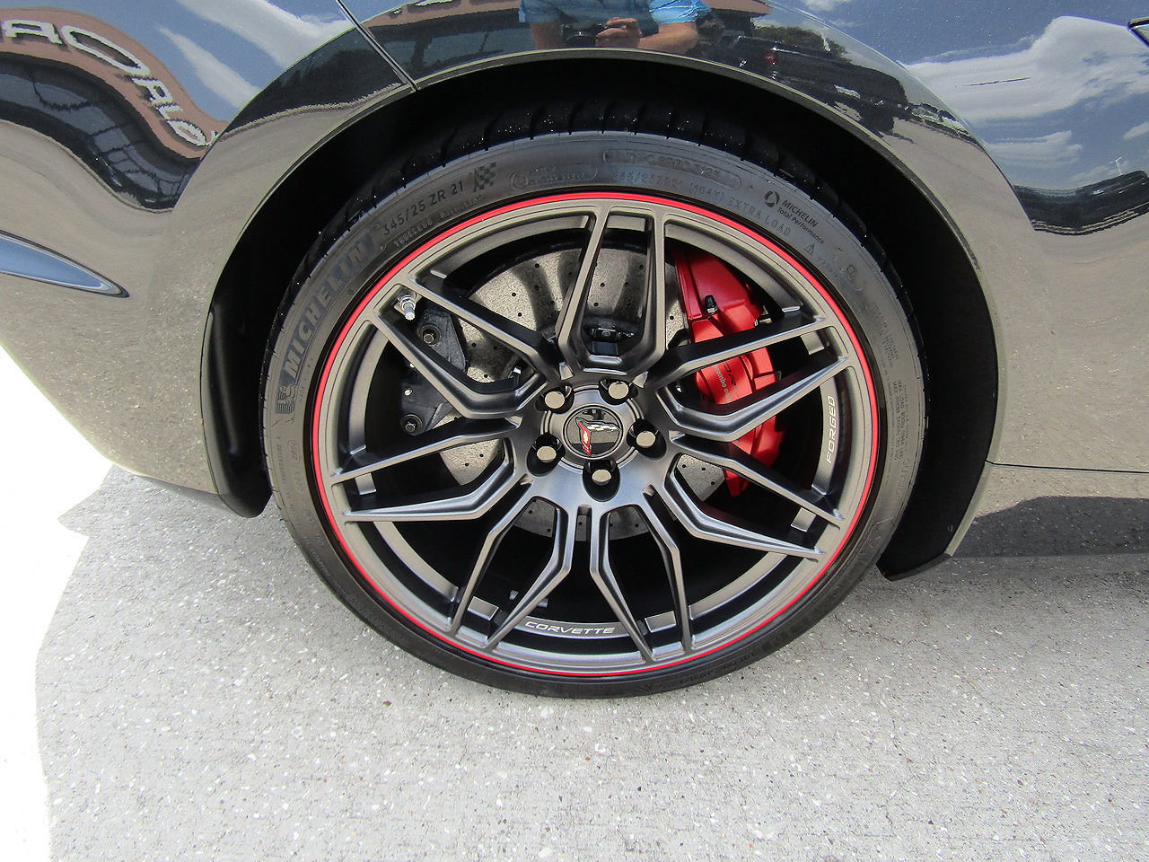 Used 2024 Chevrolet Corvette Z06 w/ Z07 Performance Package RWD image 23