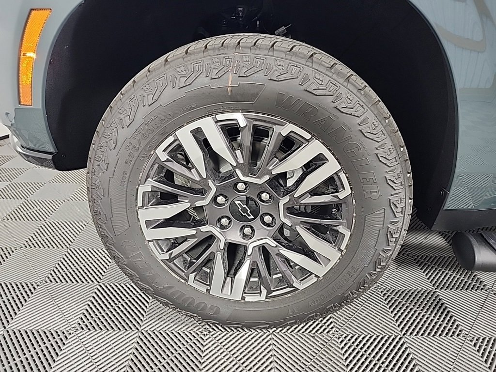 New 2026 Chevrolet Suburban Z71 w/ Comfort Package image 17