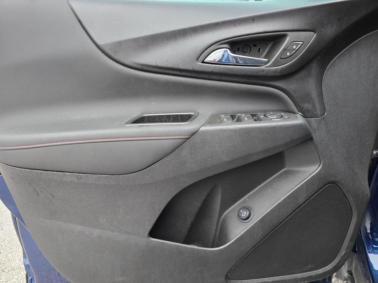 Used 2022 Chevrolet Equinox RS w/ LPO, Floor Liner Package FWD image 8
