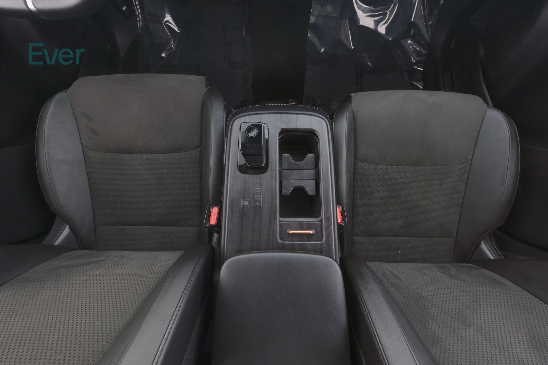 Used 2024 Nissan Ariya AWD image 27