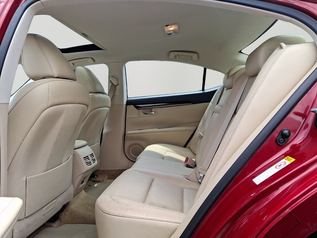Used 2015 Lexus ES 350 w/ Luxury Package FWD image 8