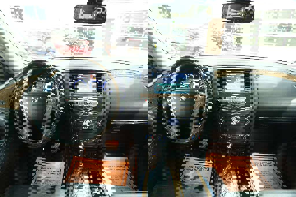 Used 2017 INFINITI QX80 image 29