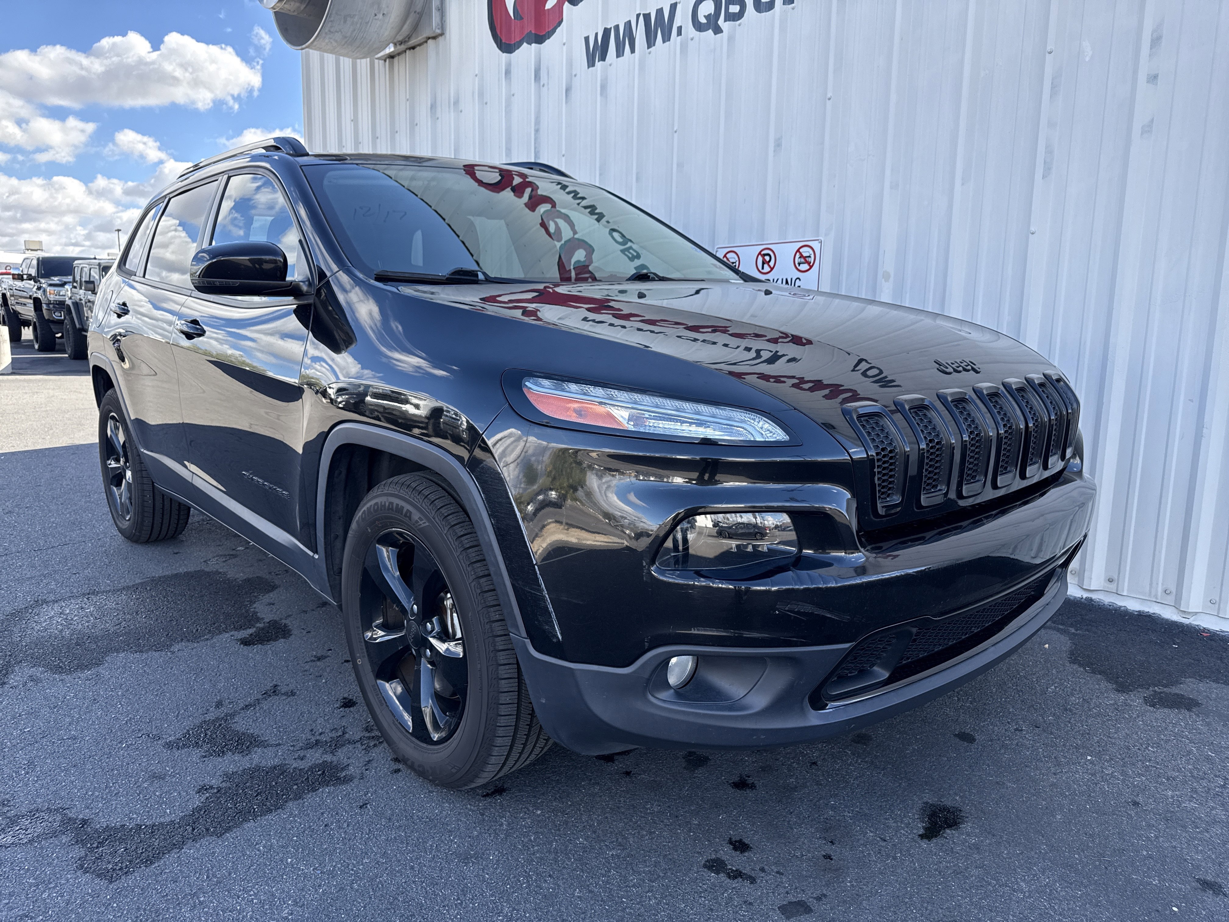 Used 2016 Jeep Cherokee Latitude w/ Comfort/Convenience Group image 25