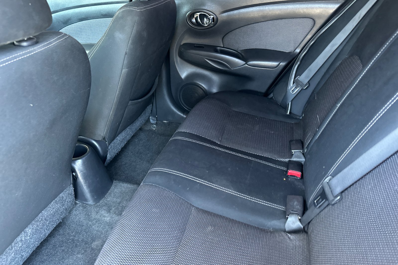 Used 2014 Nissan Versa SV FWD image 12