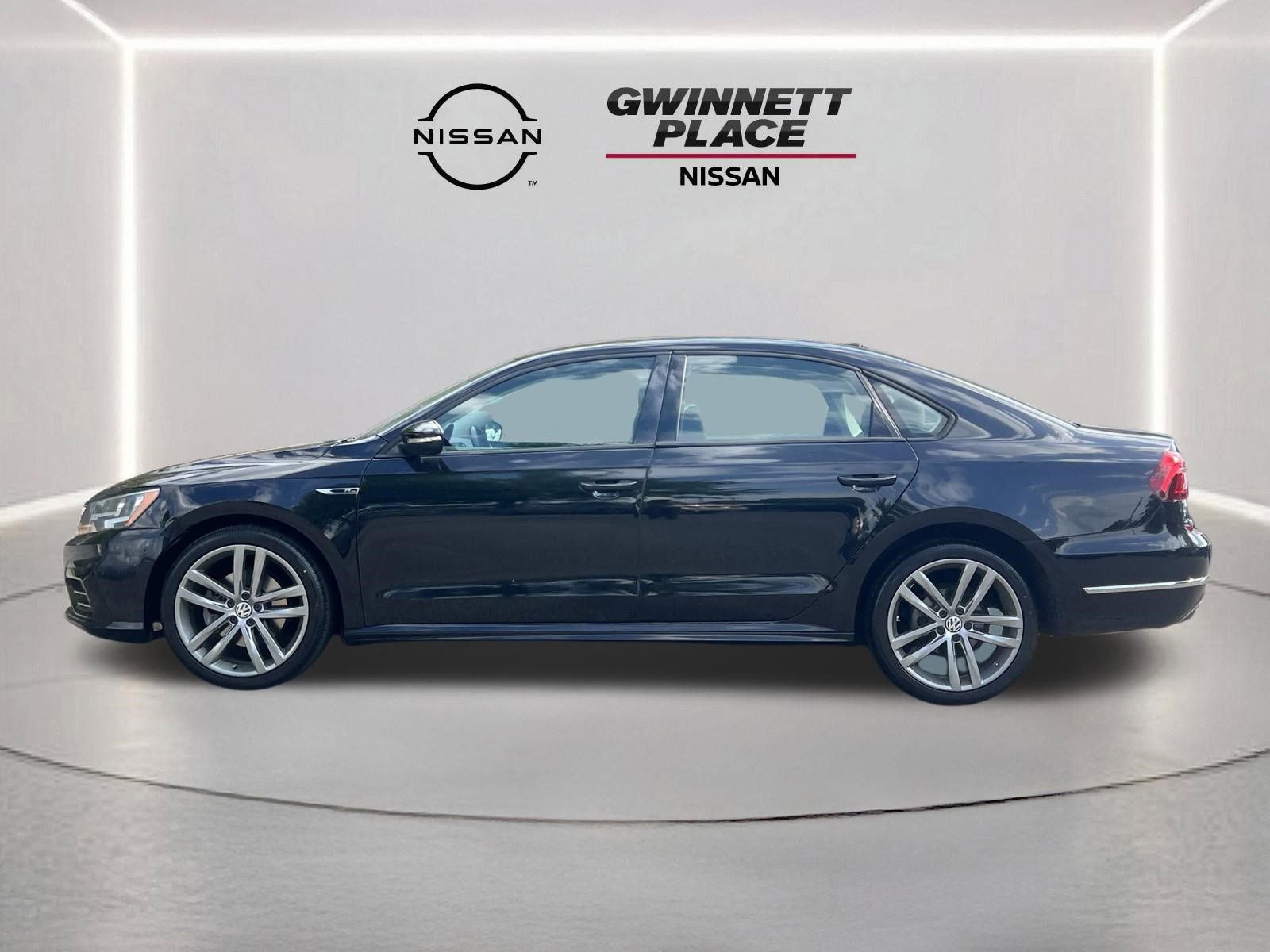 Used 2018 Volkswagen Passat 2.0T R-Line FWD image 21