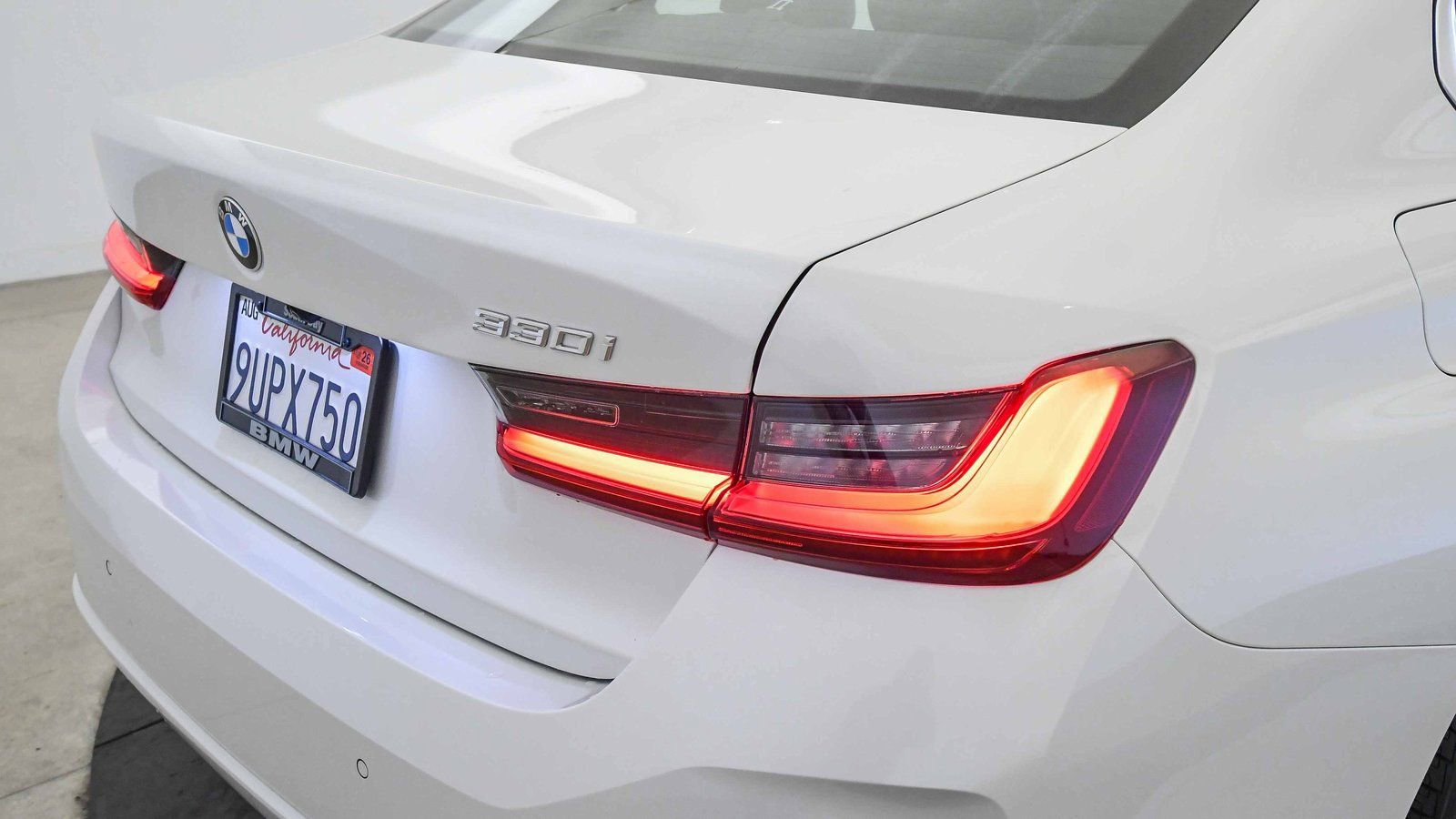 Used 2025 BMW 330i Sedan w/ Convenience Package image 13