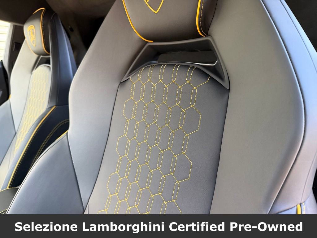 Used 2025 Lamborghini Revuelto image 26