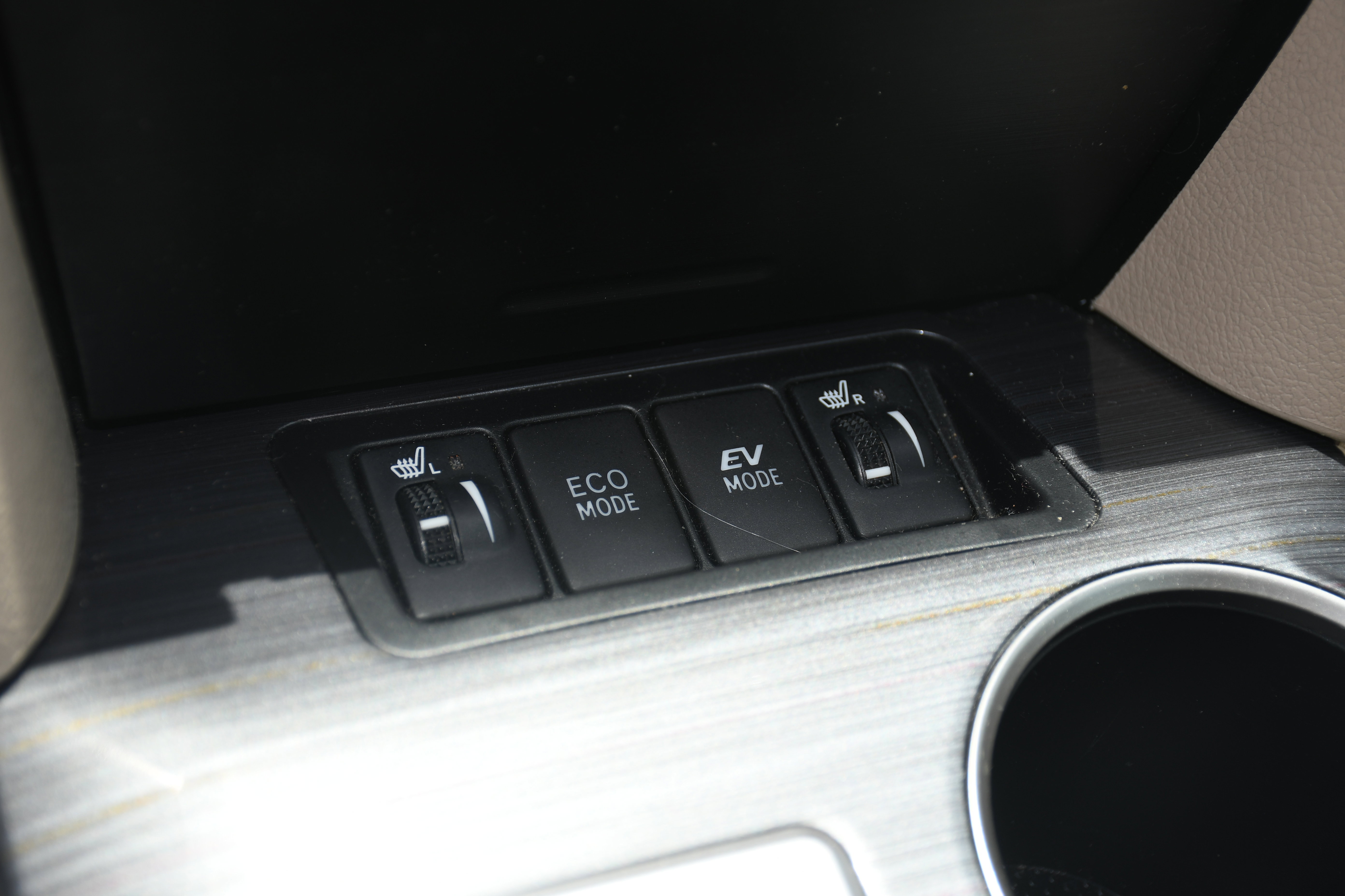 Used 2014 Toyota Camry XLE w/ Leather Package FWD image 15