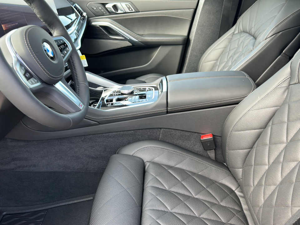 New 2026 BMW X6 xDrive40i w/ Climate Comfort Package image 10