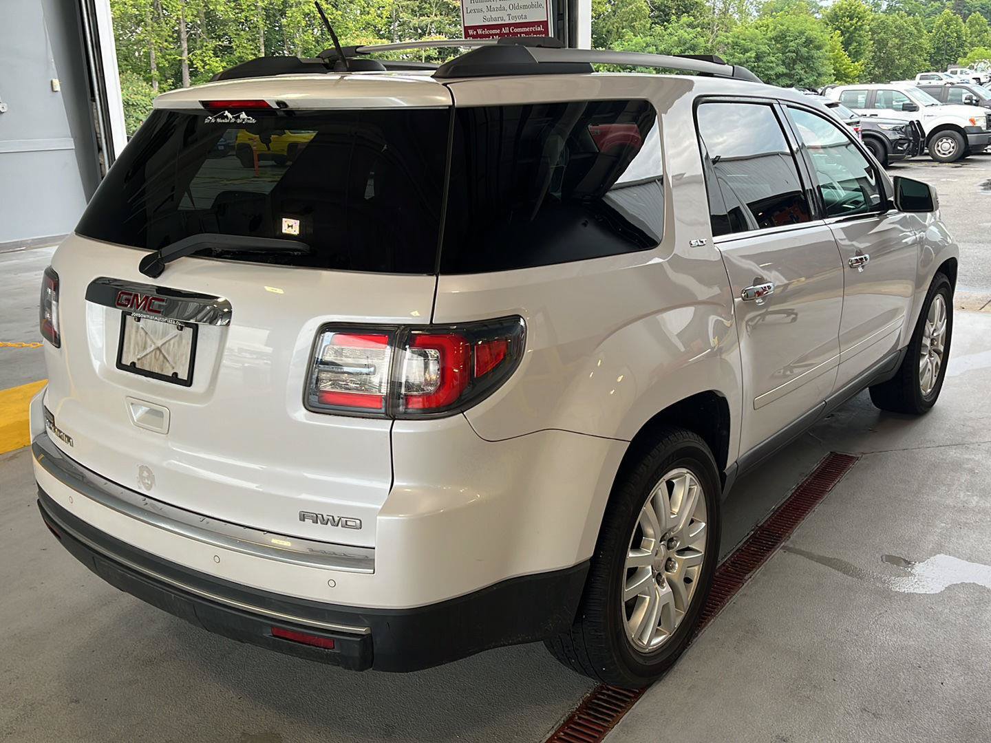 Used 2016 GMC Acadia SLT w/ Premium Edition AWD/4WD image 4