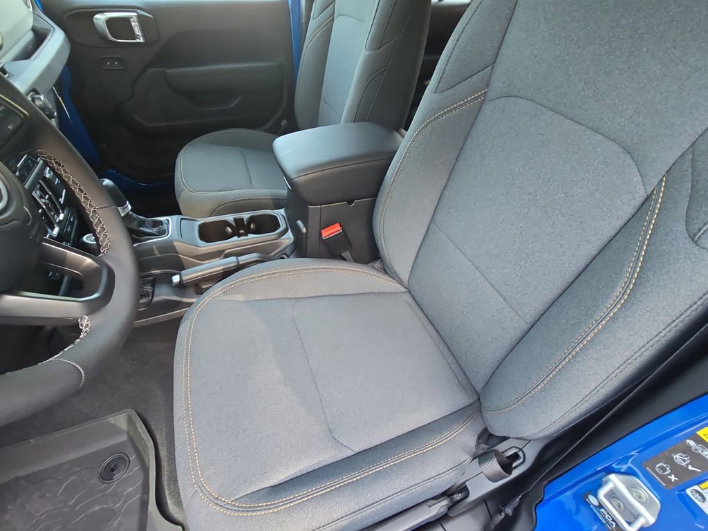 New 2025 Jeep Gladiator Sport image 15