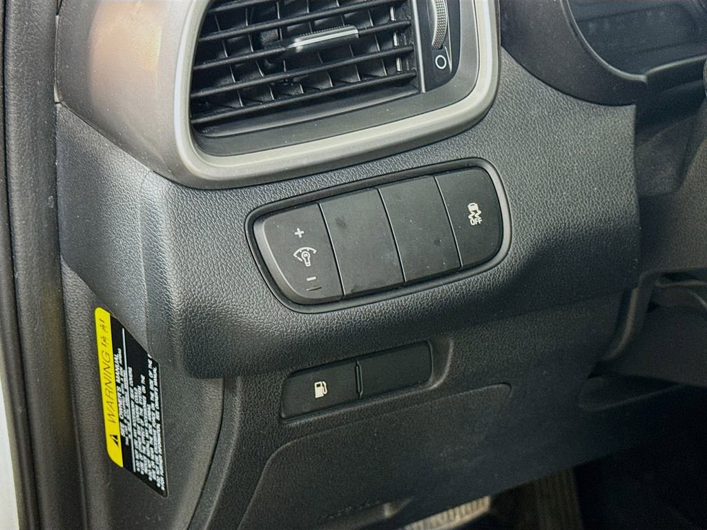 Used 2017 Kia Sorento LX w/ LX Convenience Package image 10