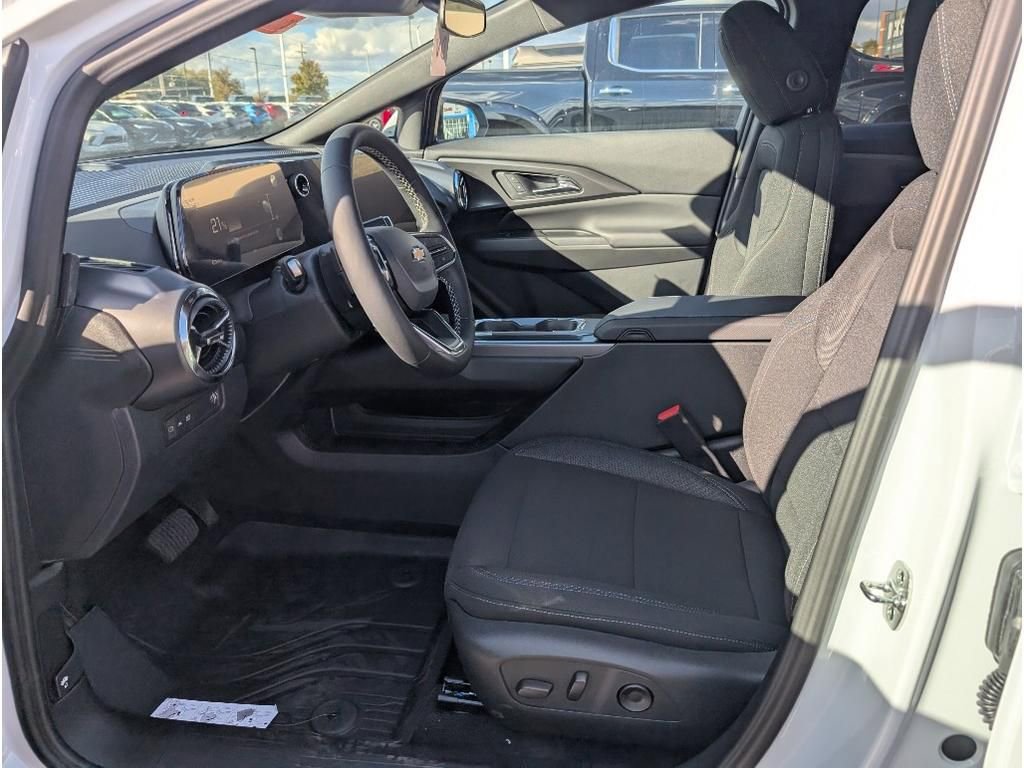 New 2026 Chevrolet Equinox EV LT image 13