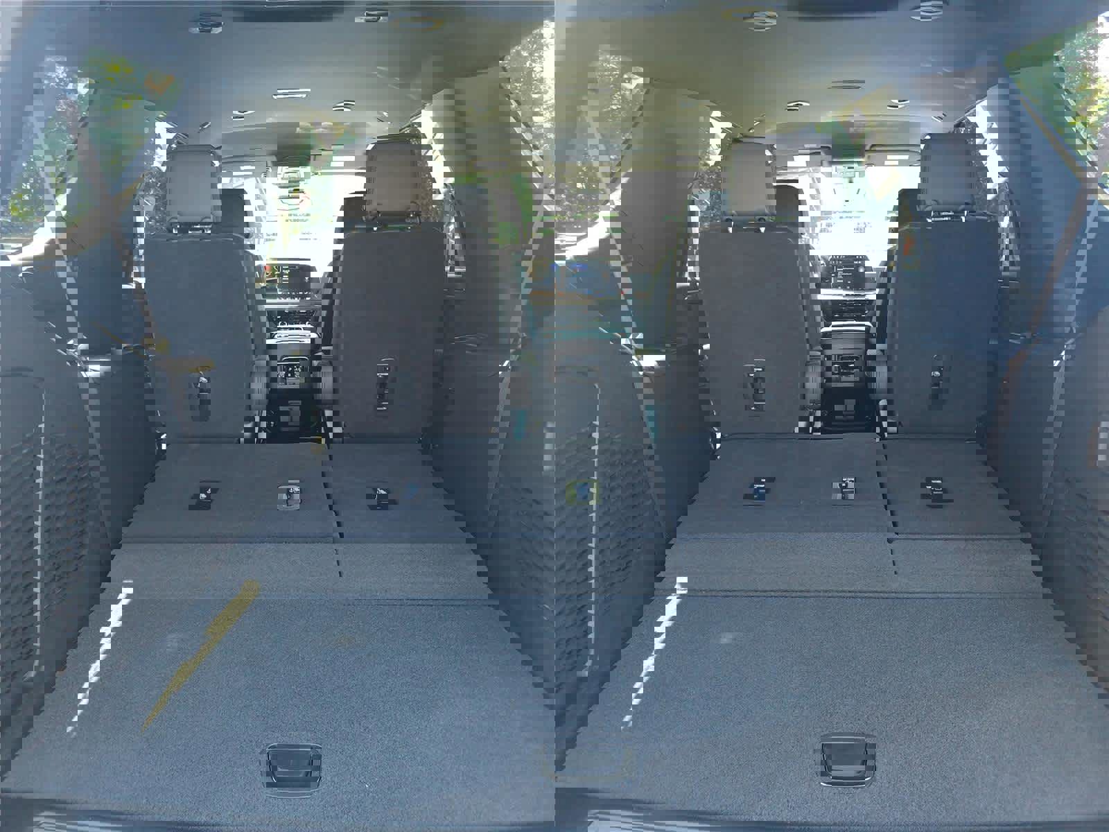 Used 2025 Chevrolet Tahoe High Country image 40