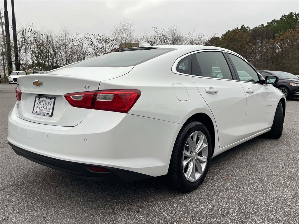 Used 2025 Chevrolet Malibu LT image 3