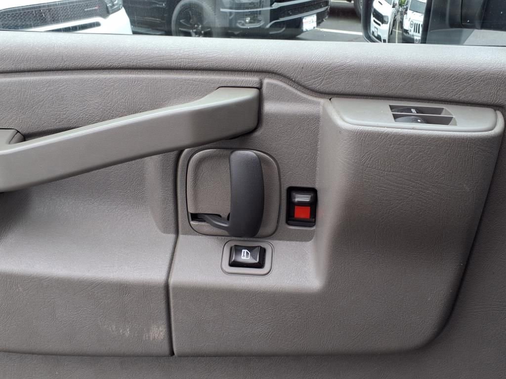 Used 2019 Chevrolet Express 3500 w/ Power Convenience Package image 4