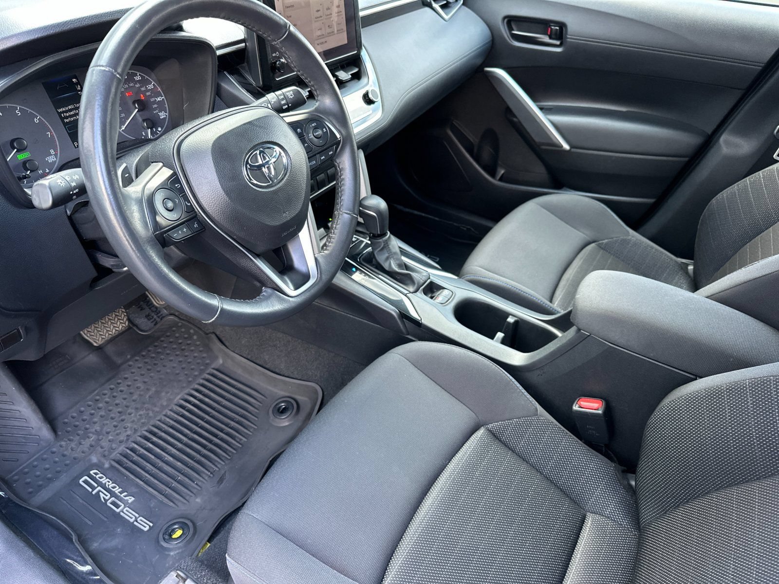 Used 2024 Toyota Corolla Cross AWD Hybrid image 9