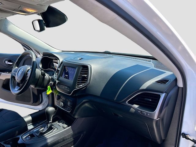 Used 2021 Jeep Cherokee Latitude FWD image 22