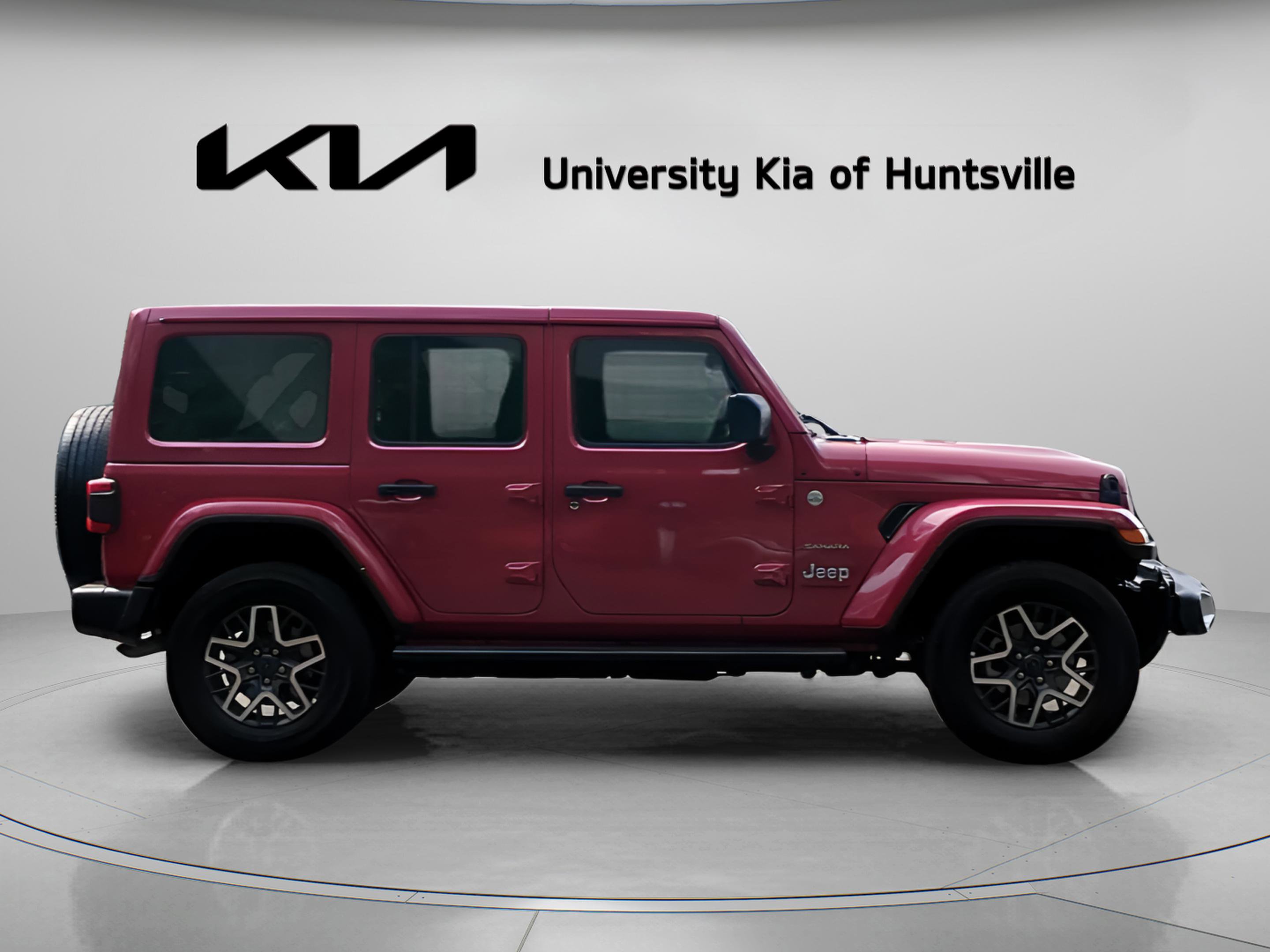 Used 2024 Jeep Wrangler Sahara w/ Technology Group AWD/4WD image 2