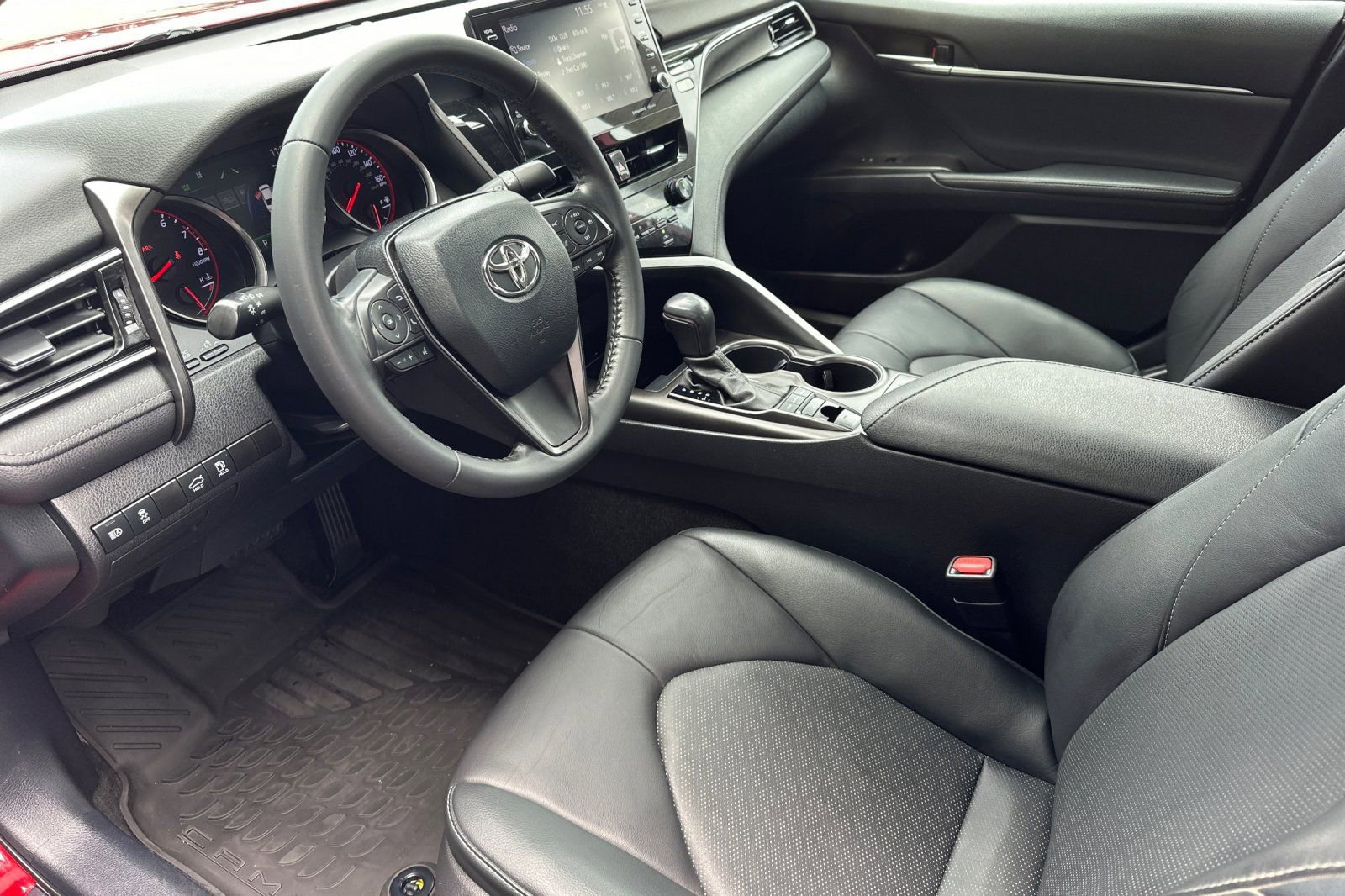Used 2021 Toyota Camry XSE FWD image 12