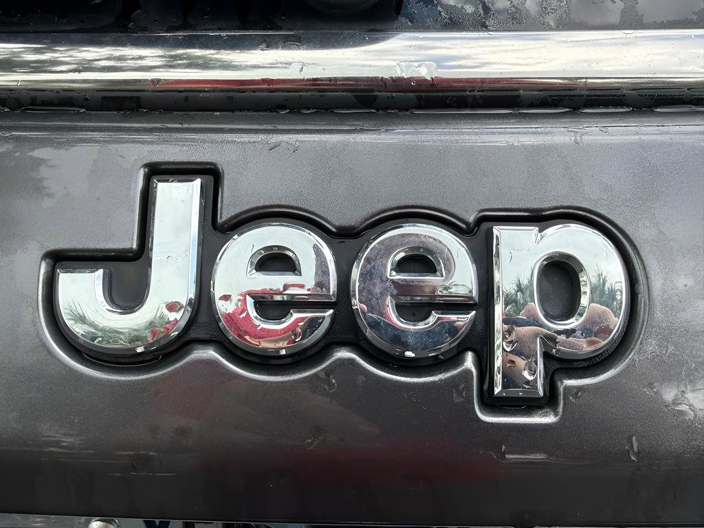 Used 2023 Jeep Compass Sport image 33