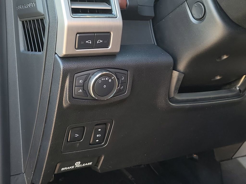 Used 2020 Ford F250 Platinum w/ FX4 Off-Road Package image 18