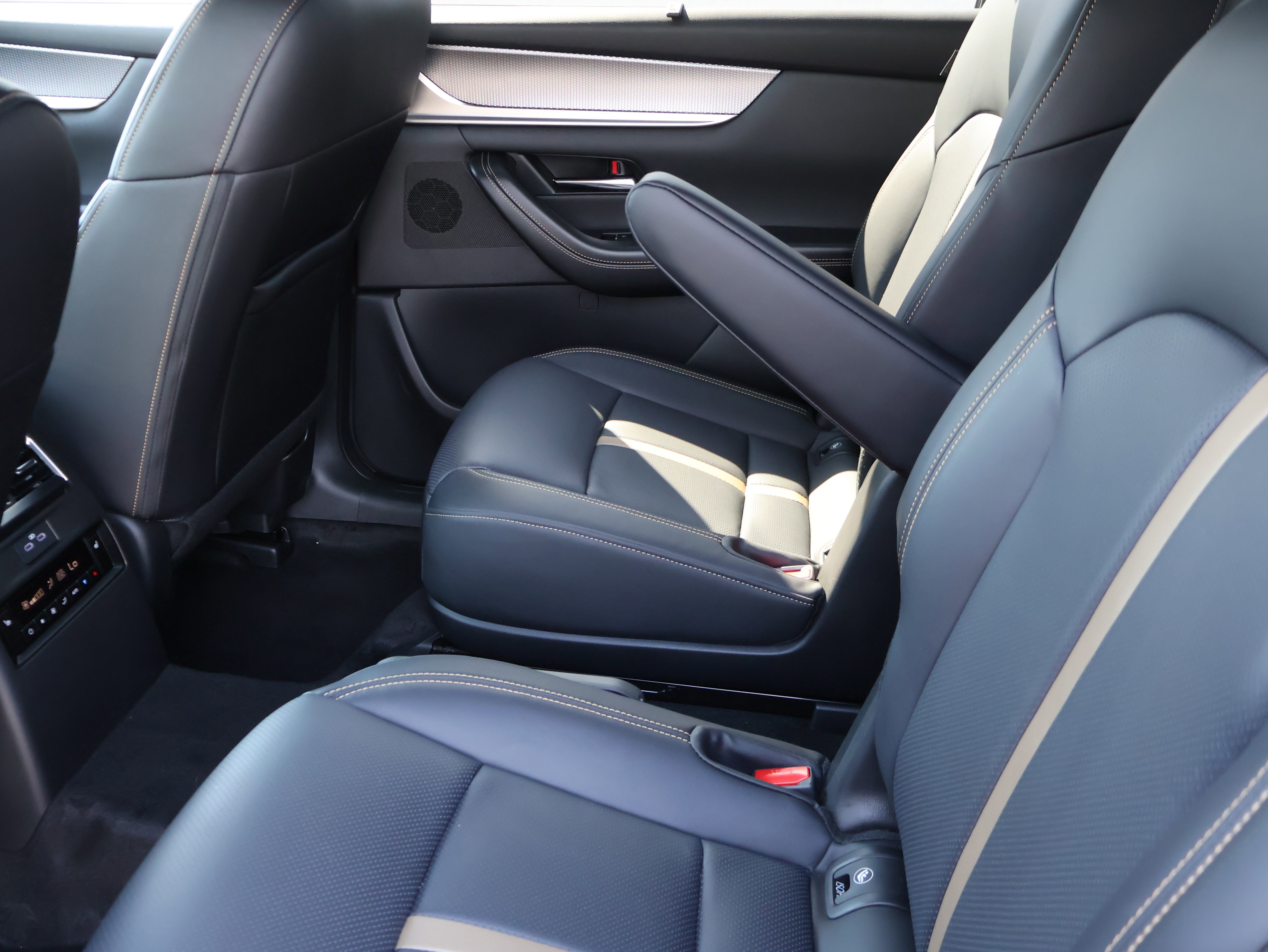 New 2025 MAZDA CX-90 Plug-In Hybrid w/ Premium Plus image 20