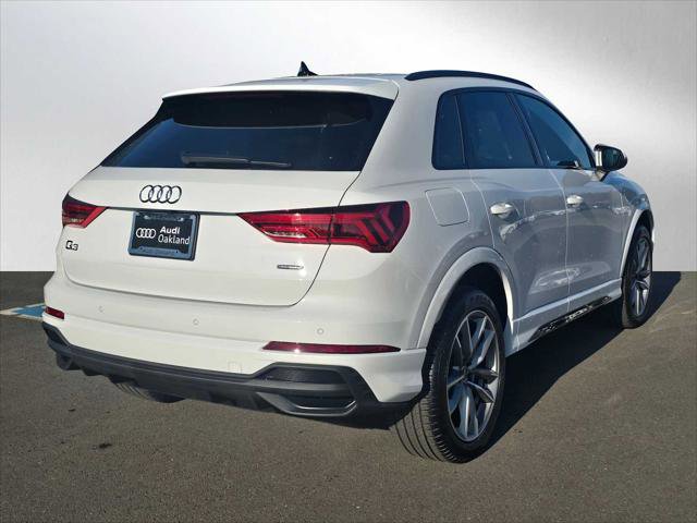 Used 2025 Audi Q3 2.0T Premium image 3