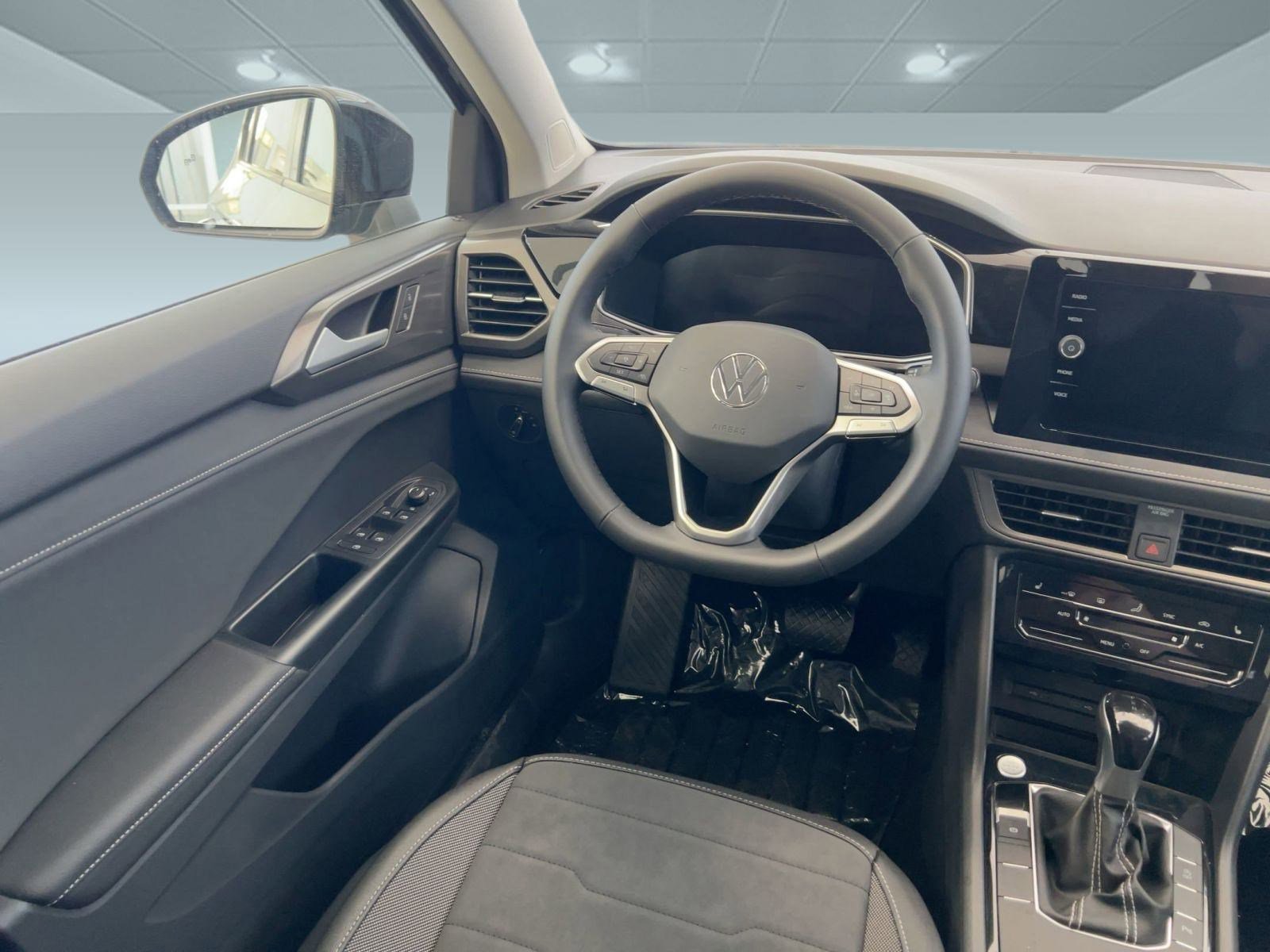 New 2026 Volkswagen Taos SE FWD image 27
