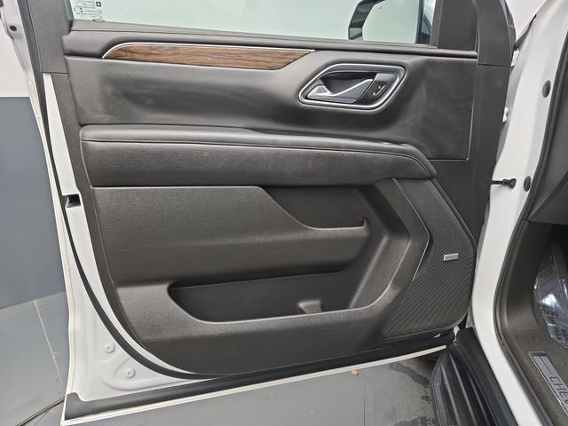 Used 2021 Chevrolet Suburban Premier w/ Premium Package image 25