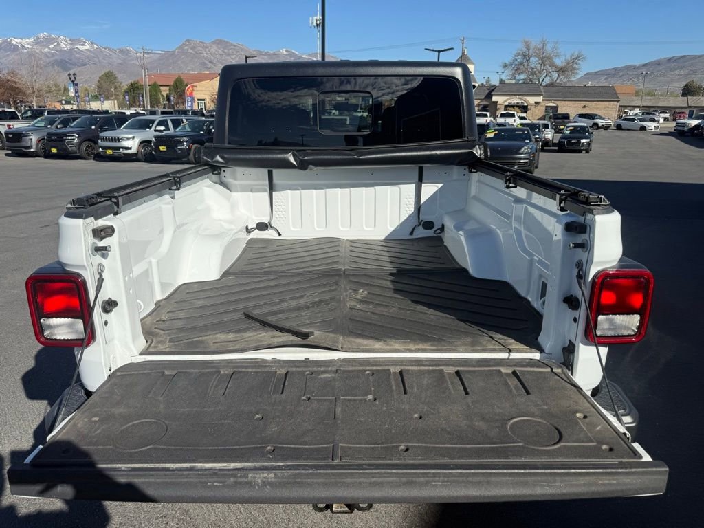 Used 2021 Jeep Gladiator Willys image 5