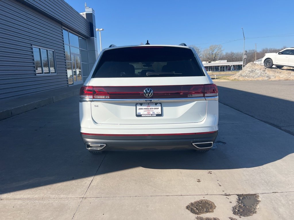 Used 2025 Volkswagen Atlas SE image 6