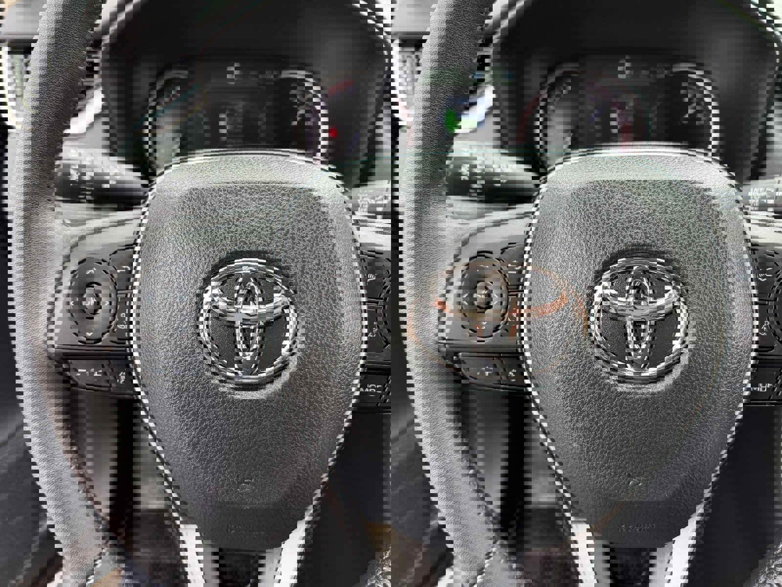 Used 2023 Toyota RAV4 XLE Premium image 25